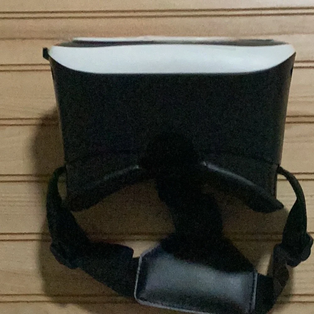 Black & White VR Box 3D Virtual‎ Reality Glasses Adjustable Straps NWT